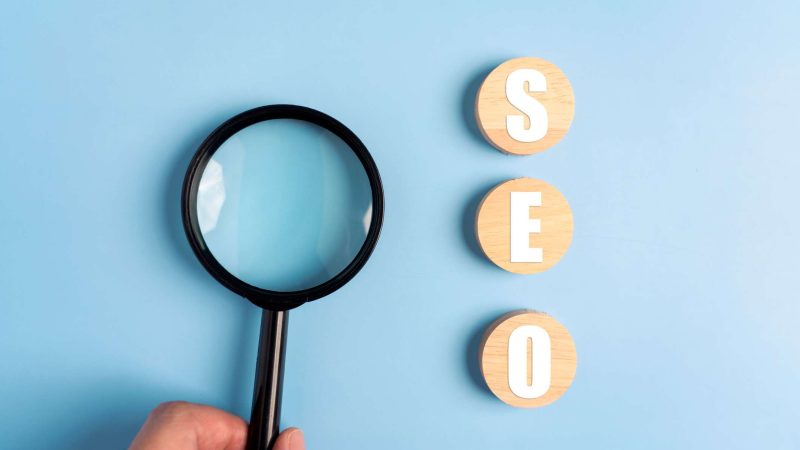 COMO Marketing provides SEO services to clients.